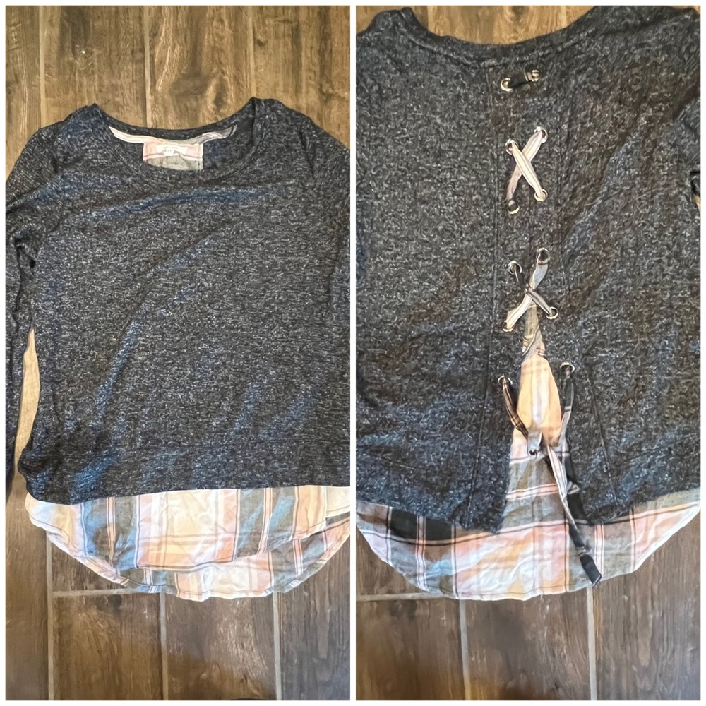 Women’s size M sweater with lace up back. Maurice’s brand. XP